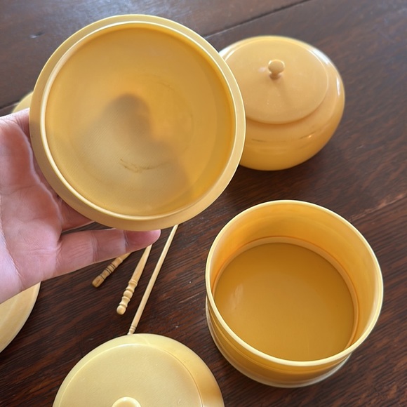 Antique Ivory Celluloid Vanity Set. 4 containers w lids, 1 hand mirror & 3 hooks - Picture 14 of 16